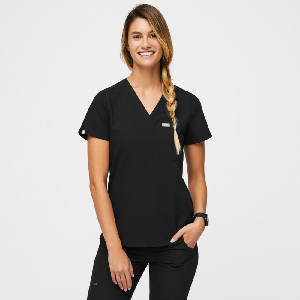 Figs one pocket scrub top